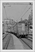 Damals, im Frhsommer 1985 Alltag: die FS BR 636 vor verschiedenen Zgen im engen Bahnhof von San Remo. 
Juni 1985 (gescanntes Negativ) 
