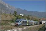 Der FS Traniatlia Minuetto MD Aln 501 051 erreicht den Bahnhof Chatillon Saint Vincent im Aostatal.