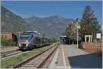 Der FS Trenitalia MD ALn 502 056  Minutto  (95 83 4502 056-3 I-TI) verlässt als Regionalzug von Aosta nach Ivrea den Bahnhof von Verres.