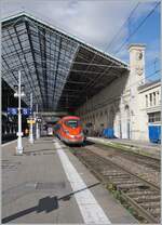 Der FS Treniatlia ETR 400 031 ist aus Paris Gare de Lyon in Lyon Perrache angekommen. Er wird in gut einer Stunde nach Paris Gare de Lyon zurück fahren. 

13. März 2024