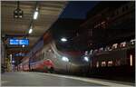 ETR 610/755891/der-fs-trenitalia-etr-610-011 Der FS Trenitalia ETR 610 011 wartet in Lausanne als EC 41 auf die Abfahrt nach Milano Centrale. 

23. Oktober 2021