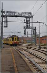 fer-ferrovie-emilia-romagna/377187/der-ale-228-064-hersteller-bn Der Ale 228 064 (Hersteller: BN, ACEC; Bauart: (A1)' (1A)' + (A1)' (1A)' Baujahr: 1954) ex SNCB 54 verlässt Modena mit dem Ziel Sassuolo. 20. Sept.2014