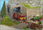 spur-n/884613/der-de-44-1667-verlaesst-die Der De 4/4 1667 verlässt die Galerie fährt über einen Bahnübergang der bei besseren Sichtverhältnissen sicher ohne Barrieren ausgekommen wäre. 

3. Juni 2025
