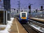 Die leicht versp�tete NOB 80521 fuhr am 10.3 in den Bahnhof Hamburg-Altona ein geschoben wurde er von der DE 2000-02.