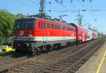 1142 669-9 mit einem Doppelstock Zug am 30.04.07 in Wien Htteldorf