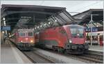 re-420-re-4-4-ii-/828864/die-oebb-1116-220-wartet-mit Die ÖBB 1116 220 wartet mit ihrem EuroCity 'Transalpin' EC 19793 nach Graz auf die baldige Abfahrt, während die SBB Re 4/4 II 11300 den NJ von Amsterdam in die Abstellgruppe fährt. 

19. Okt. 2023
