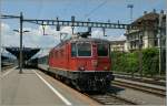 re-420-re-4-4-ii-/209198/sbb-re-44-ii-11204-mit SBB Re 4/4 II 11204 mit ihrem RE Genve - Lausanne in Renens (VD). 30.05.2012