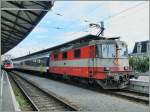Trotzt kräftiger Bild(nach)behandlung nicht ganz geglückt ist dieses Bild der nur noh selten zu sehenden Swiss-Express Re 4/4 II 11109.
