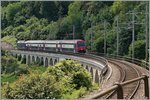 re-450-dpz/511241/eine-reeeee-450-mit-ihrem-s-bahn Eine Reeeee 450 mit ihrem S-Bahn Zug kurz vor Neuhausen am Rheinfall.
18. Juni 2016 