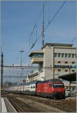 Die Re 460 038-3 erreicht mit ihrem IC von Genve nach St. Gallen Lausanne. 
10. Mrz 2011