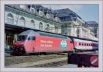 re-460-re-4-4-vi/153431/sbb-re-460-035-8-wirbt-fuer SBB Re 460 035-8 wirbt fr Bahn 2000 und hat den EC 'Mont-Blanc' am Haken.
Lausanne, im Februar 1998  