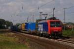 re-482-traxx-f140-ac1-ac2/102712/482-026-2-mit-einem-containerzug-in 482 026-2 mit einem Containerzug in Hilden am 04.09.2010