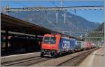 re-484-traxx-f140-ms/410455/die-re-484-021-mit-einem Die Re 484 021 mit einem Güterzug Richtung Luino in Bellinzona.
23. Sept. 2014 