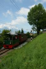  Blonay-Chamby  Museumsbahn Dampfzug auf der Fahrt nach Chaulin kurz nach Blonay.
