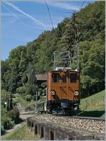 An der fast gleichen Stelle zieht die Bernina Bahn Ge 4/4 81 im Rahem des 50 Jahre Jubiläums der Blonay-Chamby Bahn einen Extrazug Richtung Chamby.