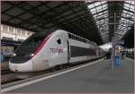 TGV Lyria 4417 nach Paris wartet in Lausanne auf die Abfahrt.