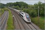 Der TGV Lyria von Paris (ab 11.57) nach Lausanne (an 15.37) erreicht Vufflens la Ville. 3. Juni 2014