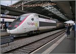 Der sportliche TGV Lyria 4407 in Lausanne. 8. Juni 2016