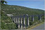 Seit Ende 2010 nehmen die TGV Züge von Genève nach Paris den Weg über die dafür hergerichtet Strecke Bellegarde - Nantua - Bourg en Bresse, die zwar keine hohen Geschwindigkeiten