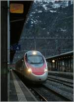 Pnklich trifft der ETR 610 von Basel in Brig zur Weiterfahrt nach Milano ein.
23.1.2012