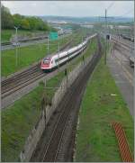 Basel/St.Gallen - Biel Yverdon - Genève via VL Bussigny - Lonay kann hier am Laufweg bei der einmündung auf die Stammstrecke Lausanne - Morges des langen ICN gut verfolgt werden.