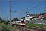 icn-rabde-500/624789/ein-icn-auf-dem-weg-nach Ein ICN auf dem Weg nach Biel/Bienne bei der Durchfahrt in Lengnau, wo die Strecke von Zürich und Basel zusammentreffen.
22. Juli 2018