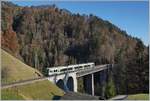 rabe-535-bls/721235/der-bls-rabe-535-112-loetschberger Der BLS RABe 535 112 'Lötschberger' auf der Fahrt nach Zweisimmen kurz nach Weissenburg  beim Bunschenbach Viadukt.

25. November 2020