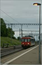 rbe-540/143184/regionalzug-4309-palzieux---romont-bestehend Regionalzug 4309 Palzieux - Romont bestehend aus einem RBe 540 010-3 in Vauderens am 27. Mai 2011.