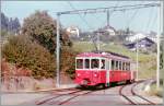 CEV/150811/ein-nachmittags-regionalzug-nach-vevey-erreicht Ein Nachmittags Regionalzug nach Vevey erreicht St-Legier im Herbst 1985. 