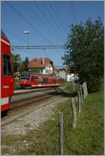 Auf Gleis eins in Le Noiremont trifft der Regionalzug nach La Chaux-de-Fonds ein.