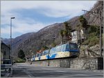 Ein SSIF Treno Panoramico auf der Fahrt von Locarno nach Domodossola bei Ponte Brolla.