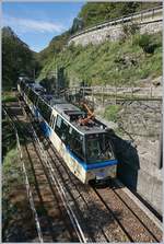 FART SSIF/720924/ein-ssif-treno-panoramico-ist-bei Ein SSiF 'Treno Panoramico' ist bei Intragna auf dem Weg nach Domosossola. 

10. Okt. 2019