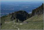 mg-monte-generoso/793642/kaum-zu-sehen-der-mg-bhe Kaum zu sehen: der MG Bhe 4/8 11 ist mit seinem Vorstellwagen auf dem Weg zum Gipfel. Um so eindrücklicher dagegen die Aussicht weit über die Grenze in die Lombardei. 

21. Mai 2017