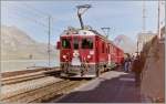 RhB/192697/ein-bernina-regionalzug-in-bernina-ospizio-gescanntes Ein Bernina-Regionalzug in Bernina Ospizio. 
Gescanntes Negativ vom Sept 1993
