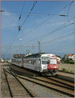 TPF Regionalzug Neuchtel - Fribourg in Sugiez.