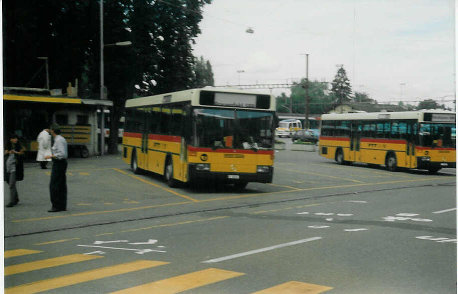 (014'507) - PTT-Regie - P 25'330 - Mercedes/R&J am 11. Juli 1996 beim Bahnhof Frauenfeld