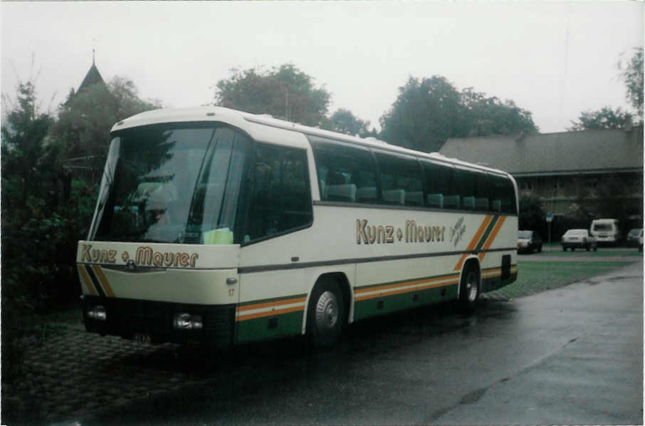 (014'630) - Kunz+Maurer, Burgistein - Nr. 17/BE 338'317 - Neoplan am 7. August 1996 in Thun, Scherzligen/Schadau