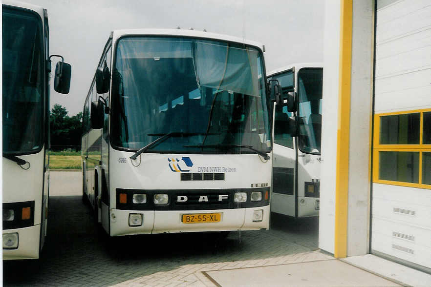 (017'817) - DVM/NWH Reizen, Meppel - Nr. 6746/BZ-55-XL - DAF am 14. Juli 1997 in Meppel, Busgarage VEONN