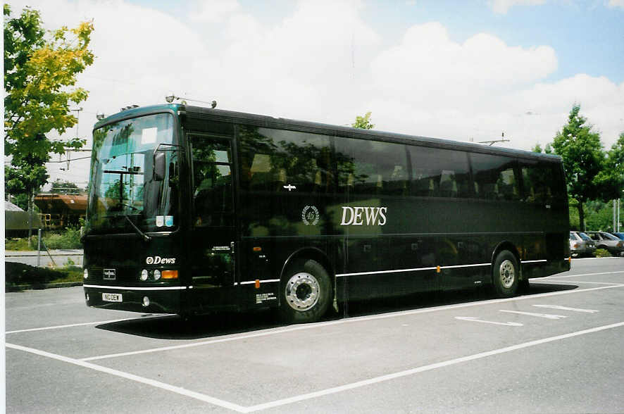 (023'003) - Aus England: Dews, Somersham - N10 DEW - Van Hool am 25. Mai 1998 in Thun, Seestrasse