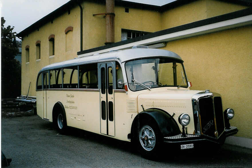 (026'319) - Gutjahr, Bubikon - Nr. 1/ZH 20'581 - FBW/FHS (ex AAGL Liestal; ex BLT Oberwil; ex Einwohnergemeinde, Dornach) am 3. Oktober 1998 in Rti, Sonnenplatz