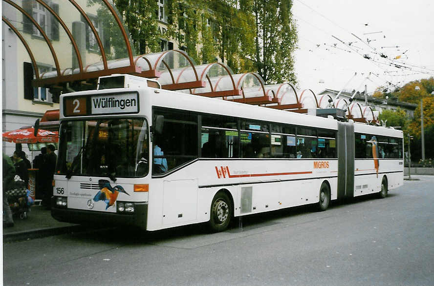 (027'728) - WV Winterthur - Nr. 156 - Mercedes Gelenktrolleybus am 24. Oktober 1998 beim Hauptbahnhof Winterthur