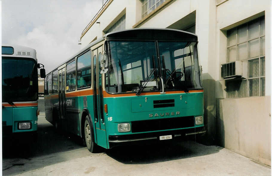 (030'601) - GFM Fribourg - Nr. 15/FR 404 - Saurer/Hess am 3. April 1999 in Fribourg, Garage