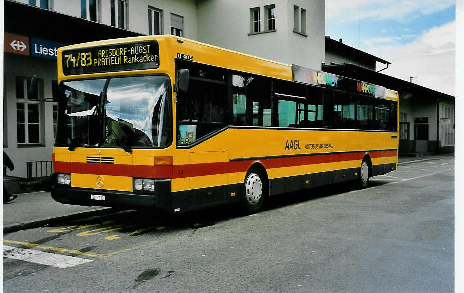 (031'034) - AAGL Liestal - Nr. 74/BL 7030 - Mercedes am 19. April 1999 beim Bahnhof Liestal