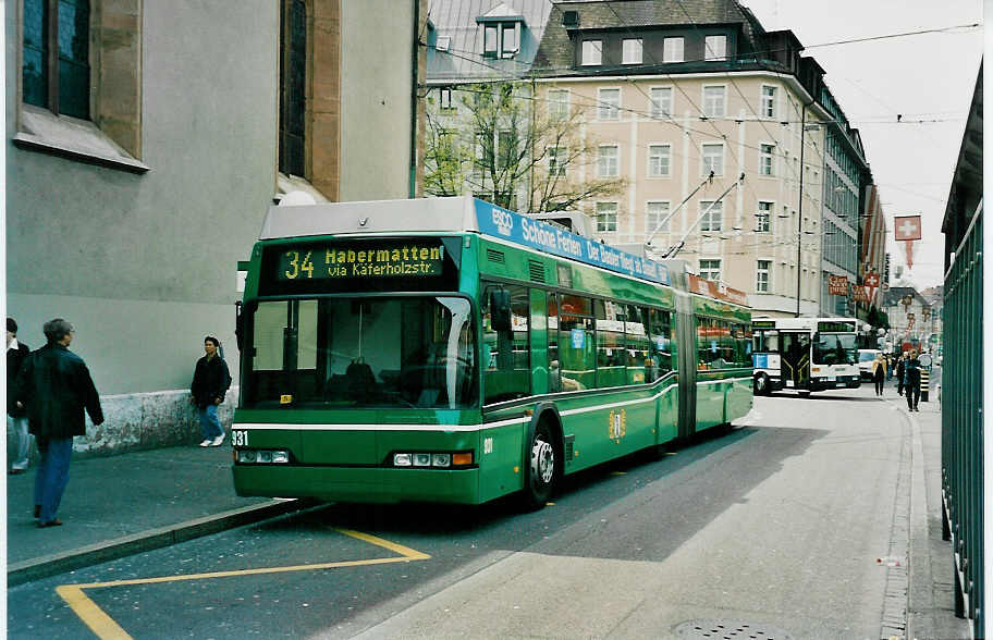 (031'121) - BVB Basel - Nr. 931 - Neoplan Gelenktrolleybus am 26. April 1999 in Basel, Claraplatz