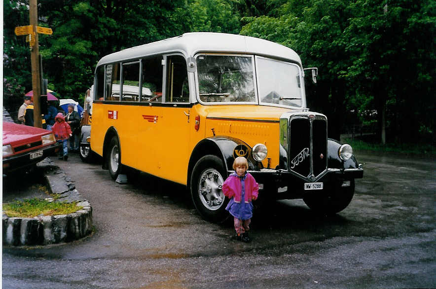 (031'918) - OPC Ennetbrgen - Nr. 4/NW 5288 - FBW/Krapf (ex Schweizer Armee) am 6. Juni 1999 in Meiringen, Zwirgi