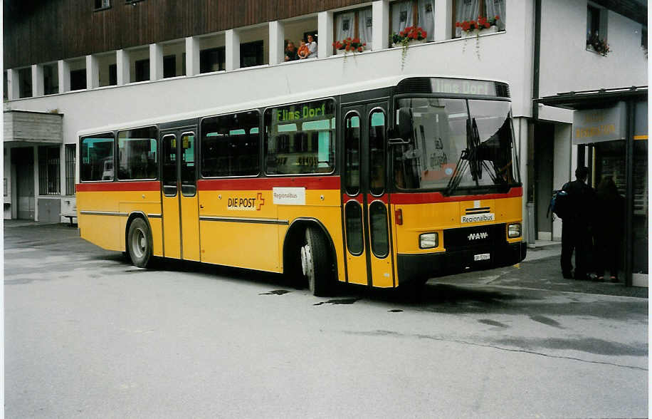 (032'906) - Stuppan, Flims - GR 52'063 - NAW/Hess (ex P 24'444) am 27. Juni 1999 in Flims-Dorf, Post