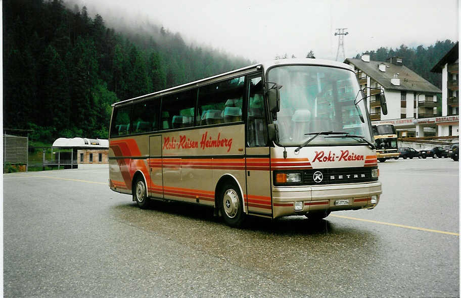 (032'909) - Roki, Heimberg - BE 277'204 - Setra am 27. Juni 1999 in Laax, Murschetg