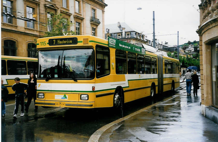 (033'305) - TN Neuchtel - Nr. 115 - NAW/Hess Gelenktrolleybus am 6. Juli 1999 in Neuchtel, Place Pury