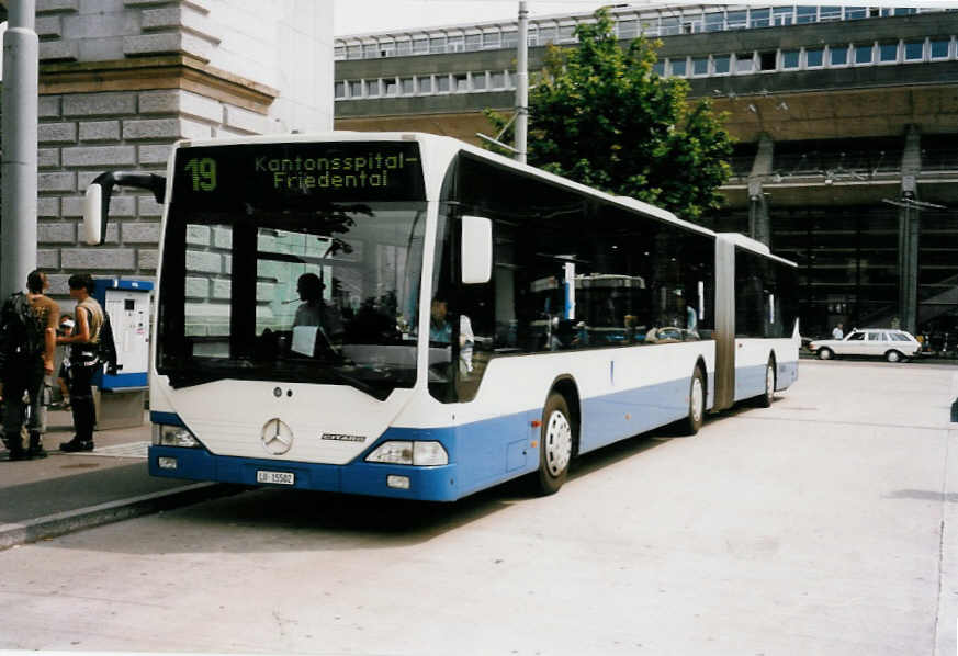 (034'208) - Heggli, Kriens - Nr. 712/LU 15'502 - Mercedes am 13. Juli 1999 beim Bahnhof Luzern