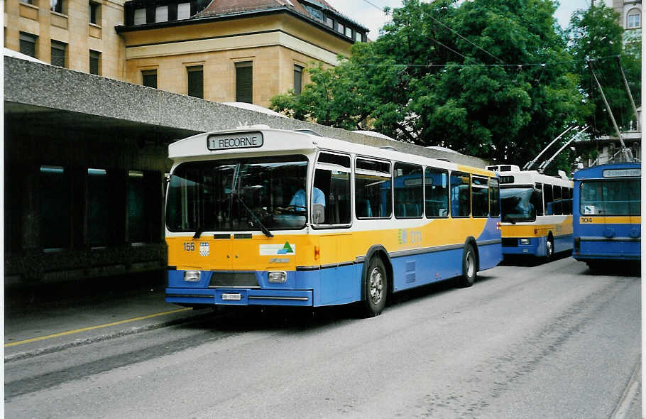 (035'213) - TC La Chaux-de-Fonds - Nr. 155/NE 11'800 - FBW/Hess am 8. August 1999 beim Bahnhof La Chaux-de-Fonds